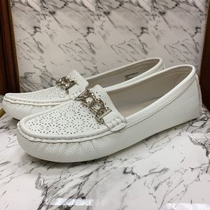 Ann Klein Shelby White Faux Leather Loafers Size 11 M